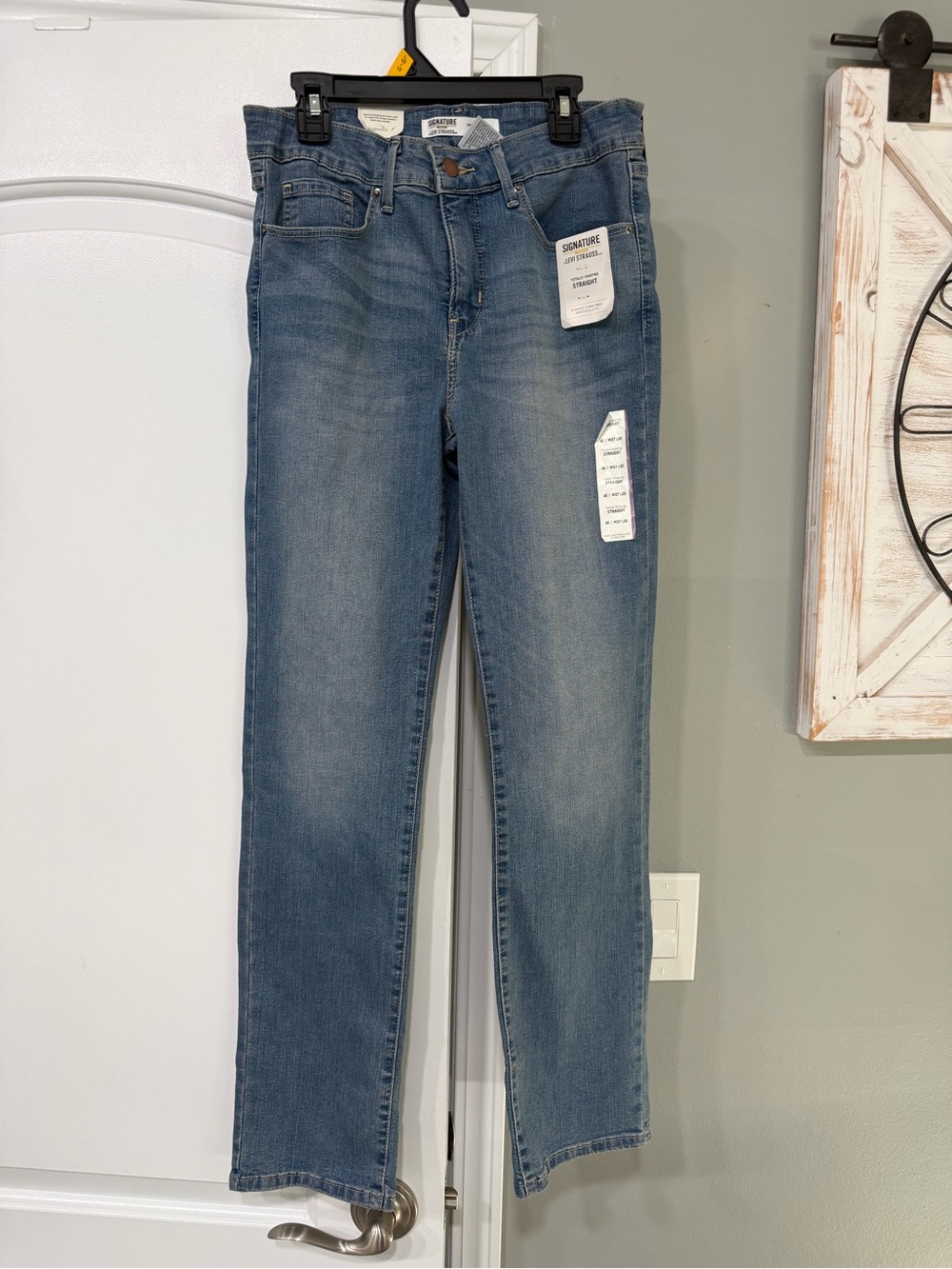 Levi Strauss Signature Gold Totally Shaping Straight Leg Jeans NWT